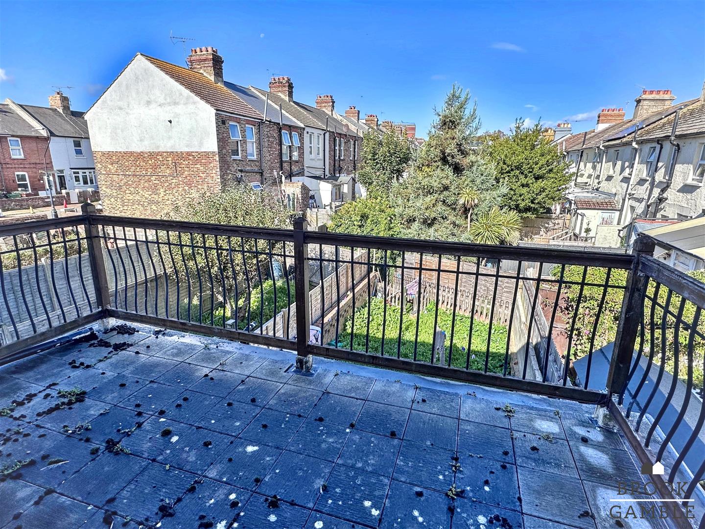 2 Bedroom House - Mid Terrace. Ashford Road in Eastbourne,  3